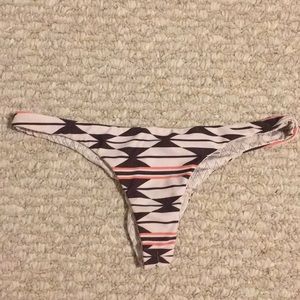 ACACIA // Axel Bottom